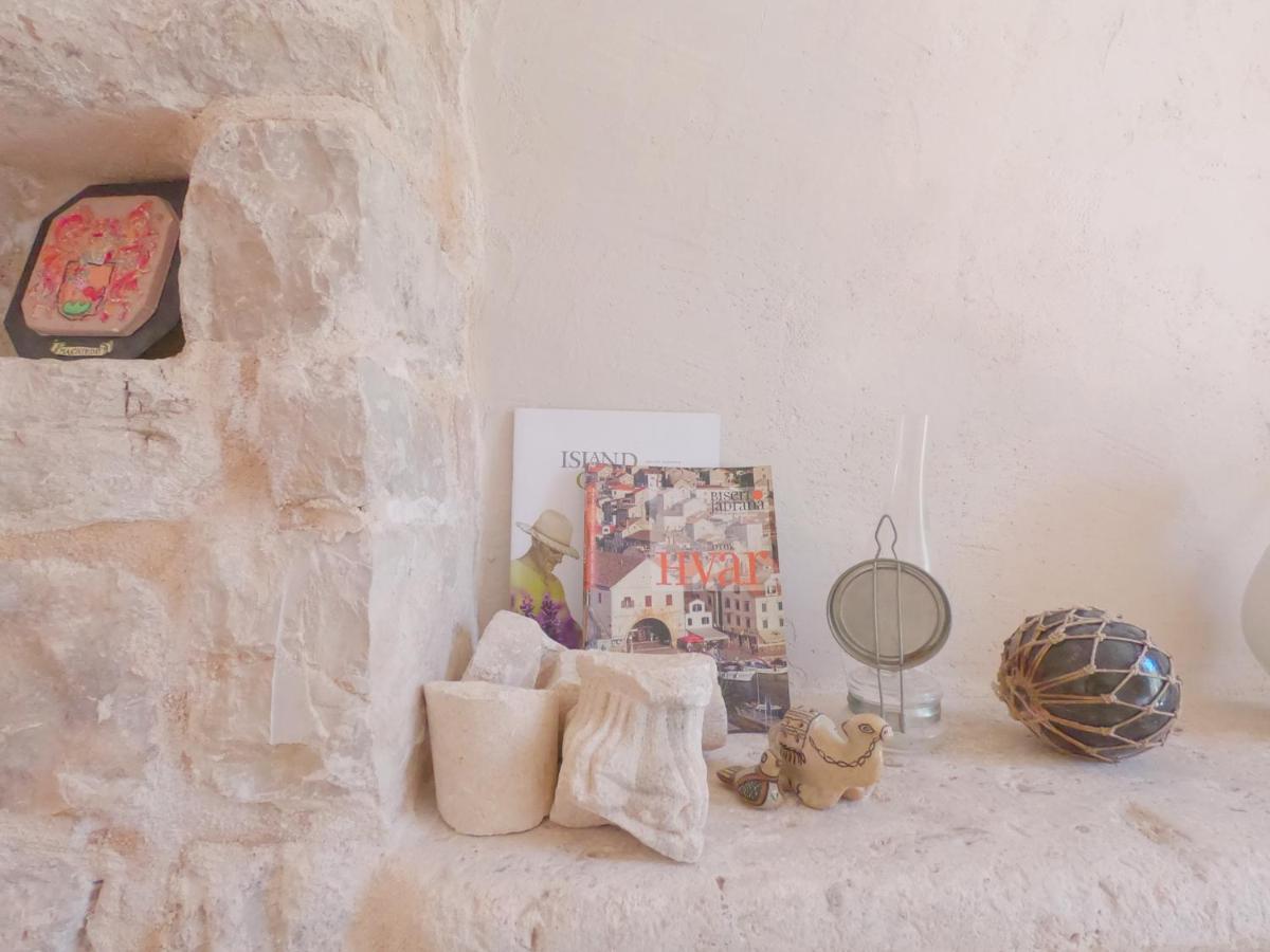 Historic Piazza House & Romantic Hidden Garden Hvar Town Exterior foto